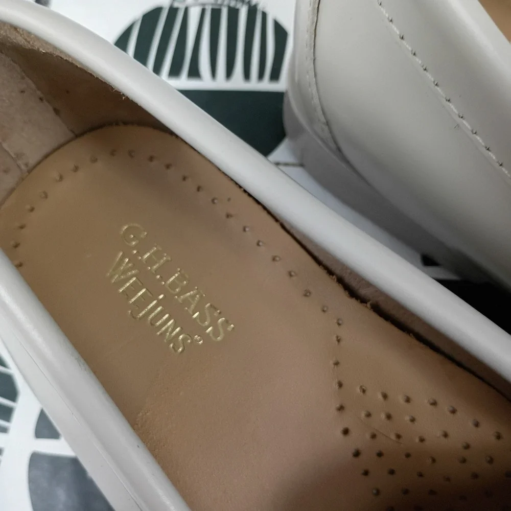 GH Bass Whitney Weejuns Womens Penny Loafers Sand Leather 9.5M BAX4W945 - Picture 4 of 8